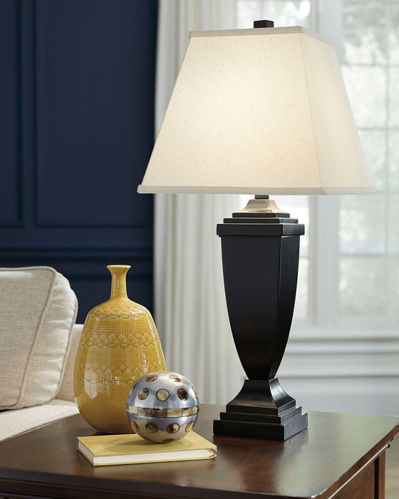 Amerigin - Poly Table Lamp (2/cn)