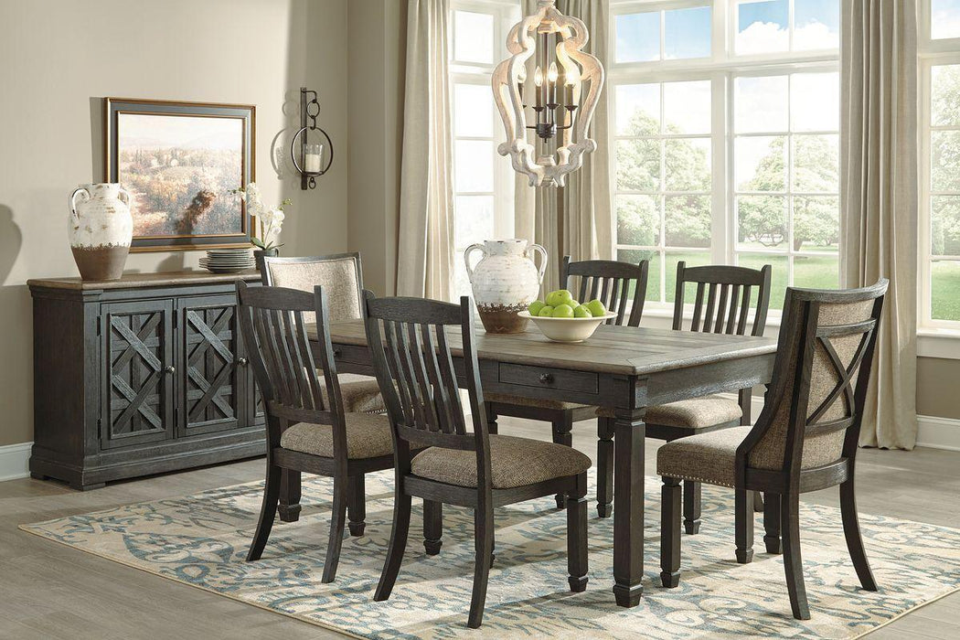 Tyler Creek - Dining Room Set