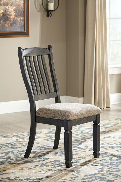 Tyler Creek - Dining Room Set