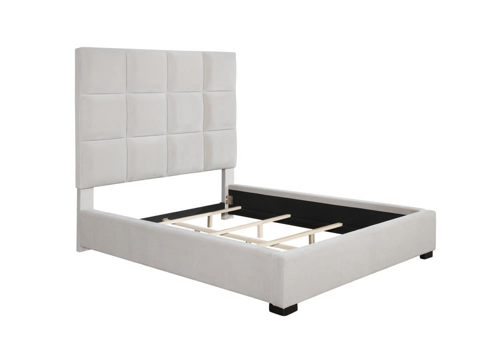 G315850 Queen Bed