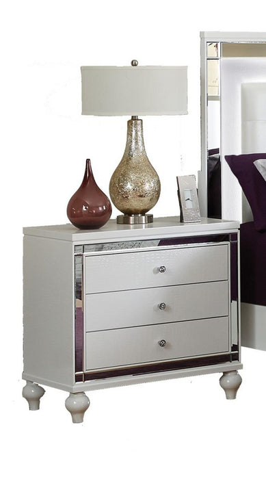 Alonza 3 Drawer Nightstand in White 1845-4